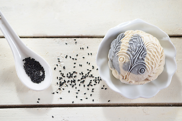 포토 JPG 해외이미지 전통 접시 아시아 문화 음식 백그라운드 디저트 기념 씨앗 동양인 사람없음 장식 케이크 숟가락 축제 중국 달 가을 등불 축하 사발 달콤 정상 찻주전자 반죽 해외포토 자연요소 식물 식기 계절 나라 컨셉 주전자 조명 수저 인종 사기그릇 맛 파일형식 이미지허브