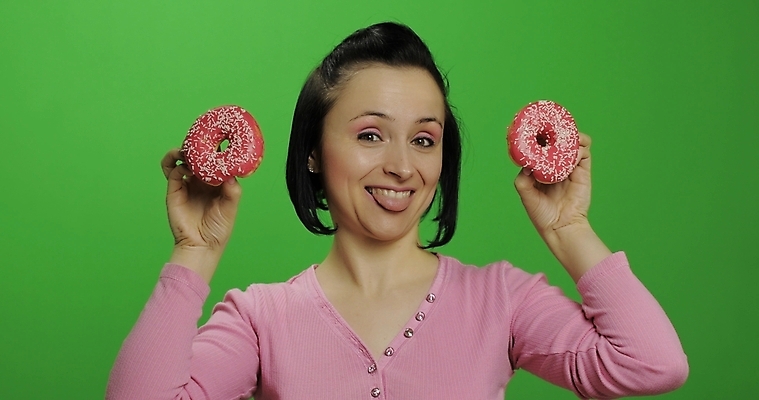 포토 JPG 해외이미지 모델 응시 여자 행복 감정 얼굴 음식 분홍색 백그라운드 다이어트 디저트 갈색머리 관리 한명 웃음 사람 유행 흰색 표현 도넛 달콤 폐기물 먹기 속도 흥분 고립 해로움 해외포토 1 헤어스타일 시선 컬러 컨셉 모션 표정 건강 신체부위 맛 쓰레기 파일형식 이미지허브