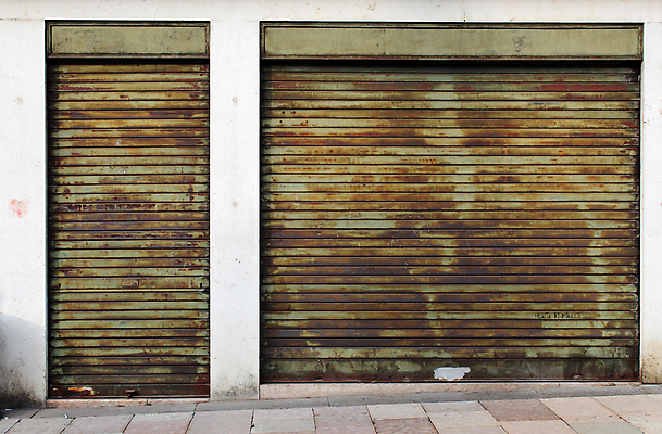 포토 JPG 해외이미지 외관 산업 벽 날씨 사람없음 건물 초록색 문 상점 금속 수확 닫기 창고 부식 보안 대문 롤러 셔터 그런지 해외포토 건축물 컬러 농업 모션 재질 안전 파일형식 이미지허브