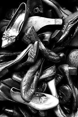 포토 JPG 해외이미지 신발 날씨 산 부츠 사람없음 검은색 흰색 편지 수집 버리기 코 옛날 유일 해외포토 컬러 모션 신체부위 파일형식 이미지허브