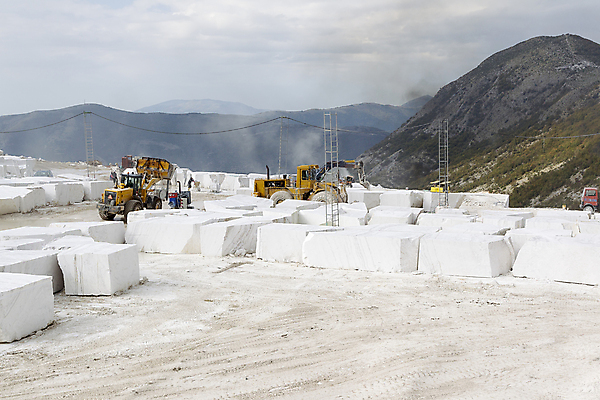 포토 JPG 해외이미지 외관 유럽 산업 백그라운드 자연 산 풍경 사람없음 야외 회색 추위 바위 흰색 업무 동굴 발굴 그리스 날것 대리석 지역 드라마 내추럴 절정 채석 추출 해외포토 나라 컬러 재료 돌_바위 작업 생태계 파일형식 이미지허브