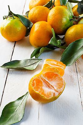 포토 JPG 해외이미지 나무 식물 계절 음식 조각 백그라운드 잎 오렌지 과일 자연 탁자 디저트 귤 건강 사람없음 목재 초록색 농작물 노란색 침묵 수확 흰색 나뭇가지 신선 그룹 달콤 먹기 오브젝트 유기농 날것 내추럴 멀티 무료 숙성 채식주의자 해외포토 웰빙 컬러 가구 농업 재료 모션 소리 맛 생태계 채식 파일형식 이미지허브