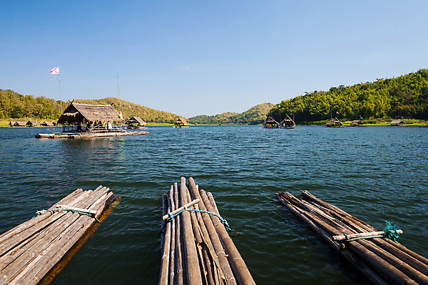 포토 JPG 해외이미지 나무 호수 바다 여행 백그라운드 교통시설 태국 자연 하늘 산 주택 풍경 사람없음 야외 목재 초록색 물 여름 파란색 강 반사 중국 놀람 시골 보트 숲 크루즈 댐 대나무 즐거움 장면 석호 내추럴 뗏목 옛날 해외포토 자연요소 식물 계절 공공시설 감정 아시아 교통수단 컬러 교통 배_교통 재료 표정 건물 시설 생태계 파일형식 이미지허브
