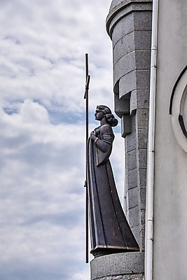 포토 JPG 해외이미지 나무 전통 공원 유럽 종교 길 여행 건축양식 자연 휴식 사람없음 산책 기도 사찰 휴양지 복잡 우크라이나 해외포토 식물 공공시설 건축 나라 컨셉 종교건축 장소 생태계 파일형식 이미지허브