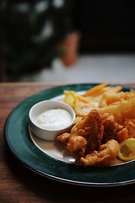 포토 JPG 해외이미지 접시 음식 사람없음 아웃포커스 영국음식 피쉬앤칩스 해외포토 식기 서양음식 촬영기법 파일형식 이미지허브