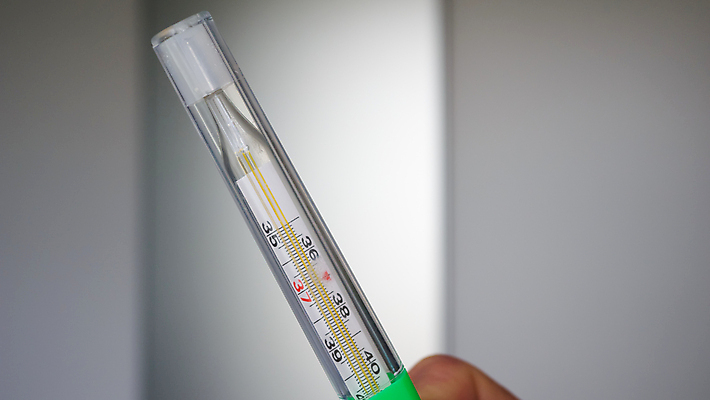 포토 JPG 해외이미지 백인 손 백그라운드 컨셉 손가락 유리 그래프 건강 병원 사람 사람없음 글로벌 숫자 약 고통 장비 시험 추위 간호사 의사 성장 흰색 기구 공구 잡기 뜨거움 열 분위기 모서리 닫기 질병 온도계 체온계 위험 예측 자르기 측정 오브젝트 눈금 온도 팔 계량기 고립 돌봄 섭씨 제어 효과 해외포토 서양인 문자 교육 감정 컬러 의학 모션 재질 신체부위 의료진 도구 파일형식 이미지허브