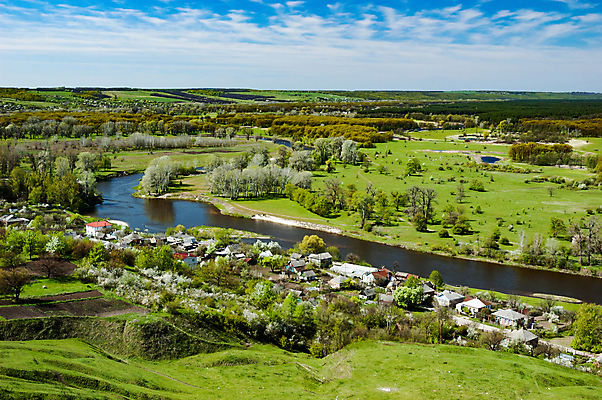 포토 JPG 해외이미지 나무 구름 농업 건축양식 자연 하늘 지붕 주택 따뜻함 파노라마 풍경 사람없음 야외 초록색 여름 파란색 울타리 강 뷰티 농장 마을 맑음 침묵 가을 시골 도시 숲 땅 언덕 조경 장면 타운 천국 내추럴 멀티 사방 해외포토 자연요소 식물 계절 건축 산업 컬러 날씨 촬영기법 건물 담장 소리 생태계 파일형식 이미지허브