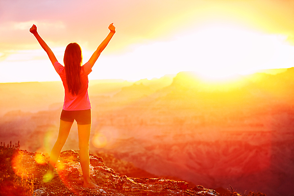 포토 JPG 해외이미지 라이프스타일 공원 여자 행복 무기 여행 응원 자연 하늘 성공 휴가 건강 한명 사람 동양인 풍경 야외 여름 빛 햇빛 태양 미국 스트레칭 희망 화목 일몰 하이킹 자유 탐험 축하 우승 오르기 그랜드캐니언 무료 하이커 해외포토 자연요소 1 계절 공공시설 감정 컨셉 북아메리카 모션 레저 인종 생활 운동 노을 최고 생태계 파일형식 이미지허브