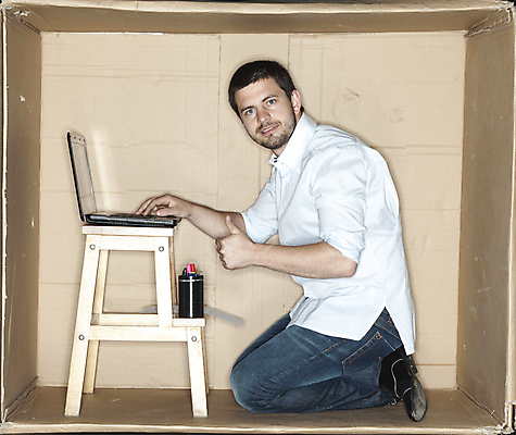 포토 JPG 해외이미지 전신 백인 남자 사다리 한명 앉기 성인 옆모습 노트북 상자 사무실 업무 비즈니스맨 무릎꿇기 갇힘 답답함 성인남자한명만 해외포토 서양인 1 뷰포인트 비즈니스 모션 사람 전자제품 도구 작업 직장인 감각 남자한명만 성인남자만 파일형식 이미지허브