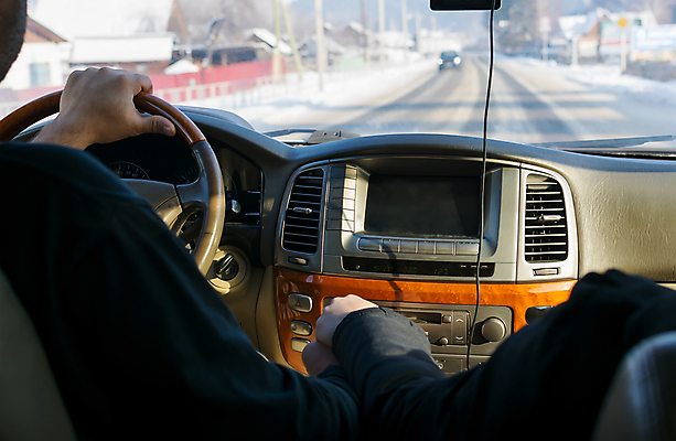 포토 JPG 해외이미지 백인 라이프스타일 손 커플 여자 남자 도로 여행 교통시설 자동차 거리 실내 사랑 사람 성인 사람없음 내부 상점 스크린 얼음 운전 터치 잡기 판넬 쌍 운전사 연결 가죽 심볼 위로 선로 자동 테마 해외포토 자연요소 서양인 직업 감정 길 육상교통 교통 관계 모션 생활 신체부위 시설 파일형식 이미지허브
