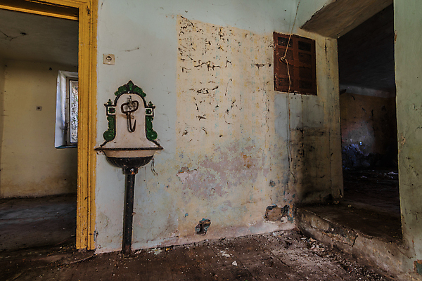 포토 JPG 해외이미지 벽 건축양식 창문 주택 이야기 사람없음 건물 탐험 역사 빌라 천연기념물 발견 떠남 무인 옛날 파멸 해외포토 건축물 건축 컨셉 모션 파일형식 소멸 이미지허브