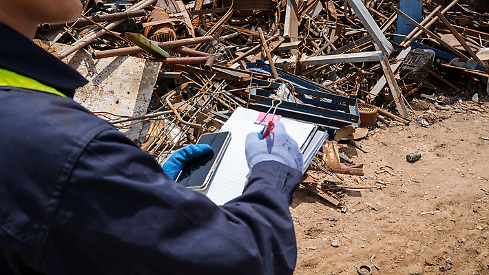 포토 JPG 해외이미지 식물 산업 백그라운드 가방 비즈니스 공장 한명 초록색 파란색 반려동물 글로벌 쌓기 환경 기계 재활용 흰색 제조 보호 쓰레기 폐기물 플라스틱 수집 버리기 에스컬레이터 부활 재활용품 흙더미 낭비 경영 방법 생태학 중고 컨베어밸트 해외포토 동물 1 잡화 교육 컬러 컨셉 공업 모션 재질 사람 흙 친환경 파일형식 더미 이미지허브