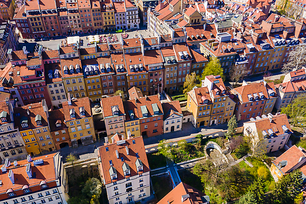 포토 JPG 해외이미지 전통 유럽 문화 여행 건축양식 창문 하늘 거리 아파트 주택 사람없음 야외 건물 가로 여름 관광지 하이앵글 도시풍경 갈색 식당 조약돌 도시 역사 옥상 시티라이프 타운 폴란드 구시가지 명승지 조감도 바르샤바 해외포토 라이프스타일 건축물 계절 건축 나라 뷰포인트 컬러 풍경 상점 돌_바위 파일형식 이미지허브