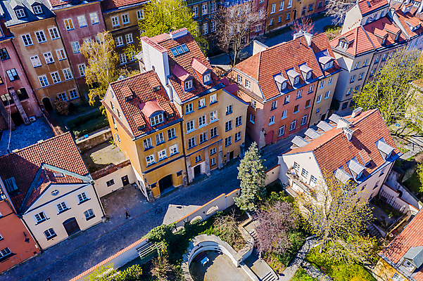 포토 JPG 해외이미지 전통 유럽 문화 여행 패턴 건축양식 하늘 거리 아파트 주택 사람 사람없음 야외 건물 가로 여름 도시풍경 도시 역사 모서리 도심 타운 폴란드 구시가지 구식 명승지 복원 옛날 바르샤바 해외포토 건축물 계절 건축 나라 무늬 풍경 파일형식 이미지허브