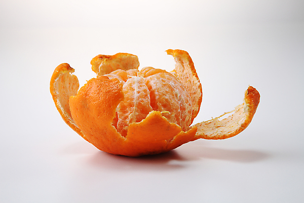 포토 JPG 해외이미지 전통 문화 음식 백그라운드 오렌지 과일 재료 자연 디저트 귤 기념 건강 이벤트 사람없음 노란색 축제 껍질 흰색 축하 신선 오픈 달콤 맛 자르기 상쾌 유기농 날것 강렬 고립 숙성 채식주의자 해외포토 웰빙 감정 컬러 컨셉 모션 생태계 채식 파일형식 이미지허브