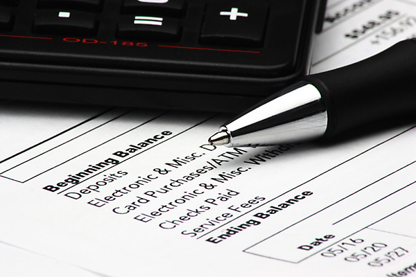 포토 JPG 해외이미지 종이 돈 비즈니스 성공 사람없음 금융 경제 펜 검은색 자료 저축 계산기 흰색 신용카드 계산 재산 계획 예측 분석 보고서 문서 상업 회계 ATM 계좌 수입 예산 인출 수수료 해외포토 컬러 컨셉 문구용품 필기구 장비 요금 파일형식 이미지허브