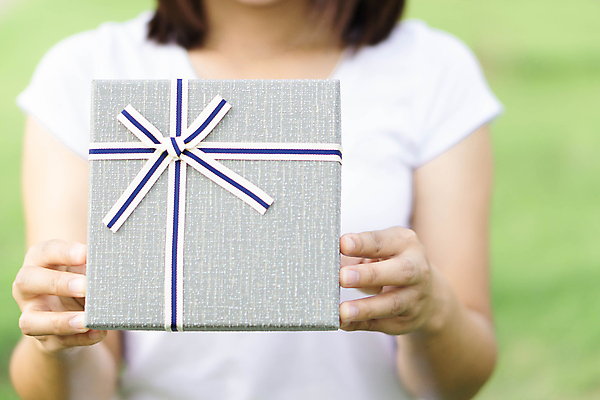 포토 JPG 해외이미지 디자인 기념일 행복 리본 크리스마스 휴가 선물 사람없음 초록색 상자 회색 흰색 축하 생일 은색 오브젝트 활 패키지 해외포토 감정 컬러 컨셉 이벤트 파일형식 이미지허브