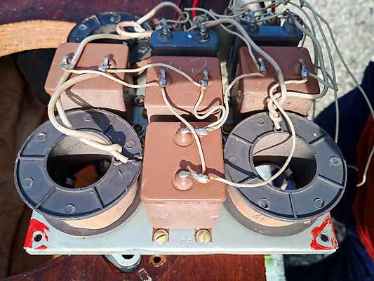 포토 JPG 해외이미지 음악 백그라운드 패턴 사람없음 야외 목재 전자제품 갈색 금속 검은색 페인트 전선 수확 그리기 보호 묘사 역동적 시스템 단계 얼레 베이스 복원 소비에트 플레이어 힘찬 해외포토 나무 컬러 컨셉 무늬 농업 재료 모션 재질 현악기 문화예술 파일형식 이미지허브