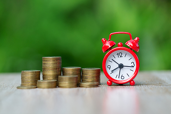 포토 JPG 해외이미지 1 시계 백그라운드 컨셉 비즈니스 탁자 아침 새로움 주택 사람없음 목재 빨간색 금융 숫자 금속 검은색 수확 골동품 종 흰색 반지 시간 잠 원형 계산 클래식 손목시계 오브젝트 사인 싱글 복고 공포 아날로그 타이머 경보 고립 마감 분 옛날 조언 카운트다운 스타일 해외포토 주간 도형 나무 문자 컬러 가구 농업 재료 장신구 재질 건물 경제 파일형식 이미지허브