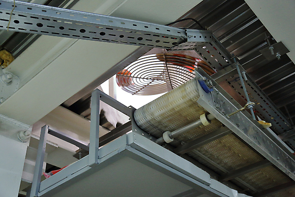 포토 JPG 해외이미지 로우앵글 공장 실내 사람없음 컨베어밸트 해외포토 뷰포인트 공업 내부 기계 파일형식 이미지허브