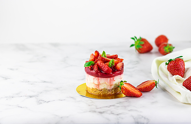 포토 JPG 해외이미지 열매 음식 크리스마스 다이어트 과일 딸기 디저트 부활절 치즈 새해 건강 사람없음 빨간색 초록색 케이크 흰색 신선 생일 달콤 아침식사 민트 크림 날것 대리석 카피스페이스 해외포토 식물 기념일 컬러 재료 유제품 식사 공백 맛 허브 파일형식 이미지허브