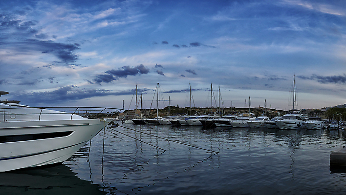포토 JPG 해외이미지 라이프스타일 선 밧줄 바다 요트 교통시설 항해 사람없음 야외 물 항구 침묵 황혼 만 보트 재산 고급 지중해 함선 포트 닻 줄서기 해외포토 자연요소 줄 교통 컨셉 배_교통 모션 생활 금융 소리 일몰 시설 파일형식 이미지허브