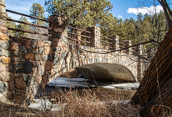 포토 JPG 해외이미지 나무 여행 겨울 건축양식 자연 그림자 풍경 사람없음 야외 초록색 물 파란색 강 뷰티 갈색 얼음 추위 바위 나뭇가지 시골 붓 소나무 개울 숲 아치 옛날 콘크리트 콜로라도 해외포토 자연요소 식물 계절 건축 컬러 미국 돌_바위 생태계 파일형식 이미지허브