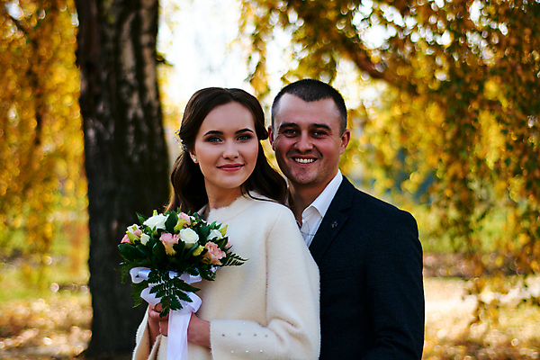 포토 JPG 해외이미지 백인 라이프스타일 커플 공원 여자 남자 딸 행복 결혼 2 가족 관계 자연 결혼식 엄마 남편 휴가 함께함 사랑 미소 사람 성인 야외 두명 여름 부모 흰색 축하 아내 아빠 해외포토 서양인 계절 공공시설 감정 컬러 컨셉 표정 이벤트 생활 생태계 파일형식 이미지허브