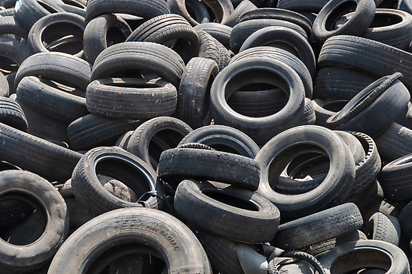 포토 JPG 해외이미지 식물 자동차 하늘 사람없음 야외 쌓기 환경 검은색 재활용 손상 쓰레기 폐기물 컨테이너 거절 다발 버리기 언덕 타이어 수납 고무 한조각 흙더미 낭비 고물상 구식 생태학 옛날 중고 카피스페이스 해외포토 1 교육 산업 육상교통 컬러 컨셉 모션 흙 공백 친환경 파일형식 더미 이미지허브