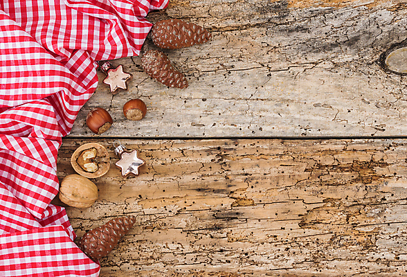 포토 JPG 해외이미지 모양 전통 디자인 계절 별 백그라운드 크리스마스 탁자 휴가 프레임 사람없음 목재 장식 빨간색 견과류 수확 시골 축하 신용카드 12월 배열 체크무늬 솔방울 내추럴 구성 옛날 카피스페이스 해외포토 자연요소 나무 기념일 컬러 가구 컨셉 무늬 농업 재료 금융 공백 날짜 파일형식 이미지허브