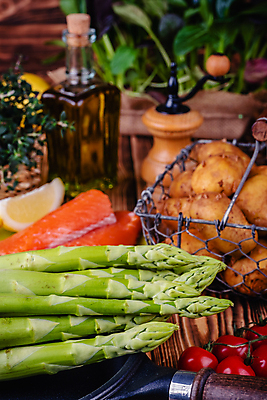 포토 JPG 해외이미지 계절 음식 잎 농업 다이어트 토마토 채소 재료 자연 탁자 감자 건강 마늘 사람없음 목재 빨간색 정원 보라색 샐러드 수확 성장 시골 신선 상추 다발 허브 속도 유기농 원예 아스파라거스 날것 뿌리 연어 내추럴 비트 아티초크 채식주의자 비건 해외포토 나무 식물 웰빙 산업 컬러 가구 어류 취미 생태계 채식 파일형식 이미지허브