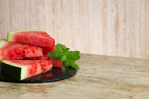 포토 JPG 해외이미지 라이프스타일 계절 열매 음식 조각 백그라운드 컨셉 다이어트 채소 과일 텍스트 부분 수박 프레임 건강 씨앗 사람없음 목재 빨간색 컬러풀 우주 주스 젖음 신선 멜론 다발 먹기 민트 상쾌 슛 숙성 채식주의자 카피스페이스 개조 해외포토 나무 식물 감정 음료 컬러 재료 모션 생활 공백 허브 채식 파일형식 이미지허브