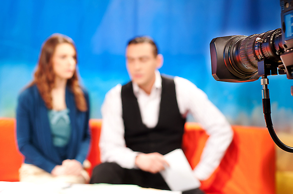 포토 JPG 해외이미지 통신 회의 사람없음 빛 세트 카메라 스크린 모니터 텔레비전 기자 뉴스 필름 마이크 면접 쇼 방송 리포터 기어 동영상 캠코더 설정 격파 채널 생존 해외포토 직업 음향기기 비즈니스 모션 전자제품 컴퓨터 파일형식 이미지허브