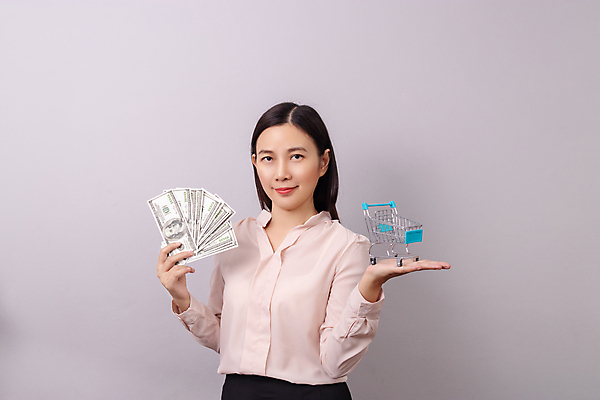 포토 JPG 해외이미지 손 여자 행복 아시아 백그라운드 지폐 돈 비즈니스 한명 사람 동양인 금융 쇼핑 글로벌 세일 카트 잡기 구매 고객 서비스 경영자 상업 포트 가치 소매 온라인 물류 전자상거래 대출 고립 지원 제의 해외포토 1 감정 나라 모션 인종 신체부위 경제 재산 리더 파일형식 이미지허브