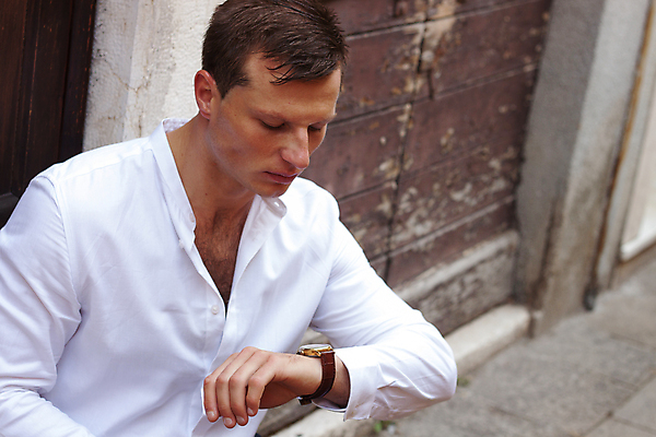 포토 JPG 해외이미지 백인 직업 1 라이프스타일 손 응시 남자 시계 백그라운드 비즈니스 성공 노동자 한명 사람 정장 성인 사무실 유행 흰색 시간 업무 비즈니스맨 자신감 고급 우아함 손목 스마트 손목시계 확인 경영자 약속 고립 분 심각 해외포토 서양인 시선 옷 감정 컬러 컨셉 장신구 생활 신체부위 작업 직장인 리더 파일형식 이미지허브