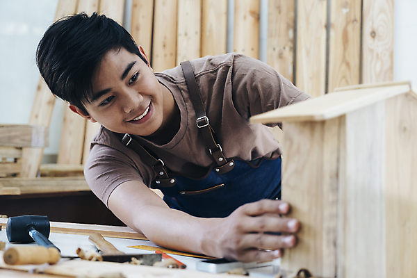 포토 JPG 해외이미지 산업 노동자 주택 직장 관리 한명 안전 건물 목재 기계 장비 도구 업무 작업실 널 땅 공예 캐비닛 목수 만들기 먼지 목공예 잡동사니 DIY 건축업자 되감기 부스러기 솜씨 수목 조작 톱밥 톱질 해외포토 나무 직업 1 건축물 건축 회사 재료 모션 사람 취미 작업 가루 사물함 파일형식 이미지허브