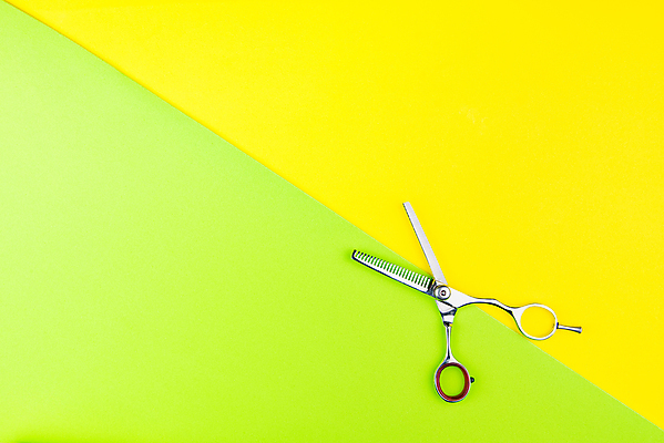 포토 JPG 해외이미지 직업 헤어스타일 디자인 여자 백그라운드 수염 기술 사람없음 빛 뷰티 노란색 유행 상점 금속 장비 잡기 머리빗 우아함 은색 미용사 이발 자르기 오브젝트 날카로움 손질 몸단장 이발소 고립 돌봄 스타일리스트 이발사 철강 커터 스타일 해외포토 컬러 컨셉 모션 재질 사람 미용용품 뷰티샵 파일형식 이미지허브