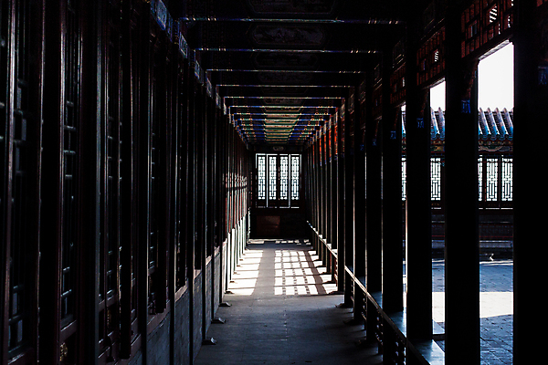 포토 JPG 해외이미지 전통 길 여행 건축양식 휴가 사람없음 건물 여름 컬러풀 걷기 중국 산책 궁전 복도 역사 터널 우아함 신비 베이징 천연기념물 옛날 해외포토 건축물 계절 건축 아시아 컬러 컨셉 고건축 모션 휴식 파일형식 이미지허브