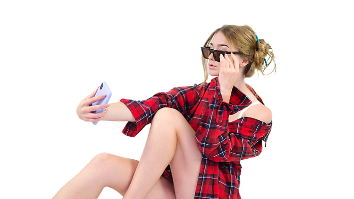 포토 JPG 해외이미지 학생 라이프스타일 손 커플 응시 여자 남자 행복 음료 여행 셔츠 2 손가락 관계 모바일 세포 함께함 사랑 한명 미소 사람 야외 여름 스마트폰 핸드폰 카메라 사진촬영 우정 기쁨 전화기 스마트 셀프 해외포토 1 시선 계절 감정 컨셉 상의 표정 생활 신체부위 친구 전자제품 스마트기기 촬영 파일형식 이미지허브