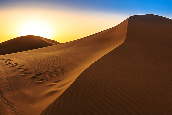 포토 JPG 해외이미지 모래 여행 백그라운드 오렌지 아프리카 자연 하늘 건조 풍경 사람없음 야외 노란색 일몰 사막 뜨거움 모래언덕 언덕 낙타 모로코 사하라 아랍어 카라반 해외포토 나라 컬러 과일 포유류 노을 생태계 캠핑카 파일형식 이미지허브