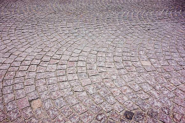 포토 JPG 해외이미지 전통 유럽 도로 길 백그라운드 패턴 곡선 포장 표면 추상 벽돌 거리 사람없음 야외 블록 수확 골동품 조약돌 바위 도시 원형 거친 중세 역사 보행로 타일 질감 정사각형 모자이크 타운 내추럴 땅바닥 방법 옛날 울퉁불퉁 해외포토 도형 나라 선 무늬 농업 교통시설 바닥 돌_바위 파일형식 이미지허브