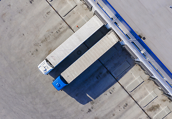 포토 JPG 해외이미지 산업 컨셉 비즈니스 공장 교통시설 사람없음 상자 쌓기 화물 표현 센터 배달원 상품 컨테이너 창고 무역 상업 패키지 수납 짐차 포트 트레일러 물류 분배 수입 세관 해외포토 직업 교통 공업 모션 자동차 운송업 시설 파일형식 관세청 이미지허브
