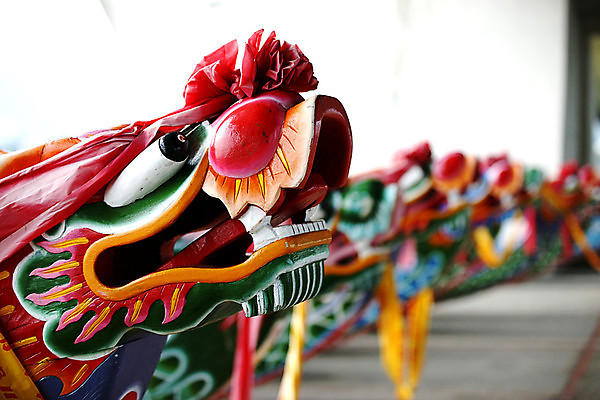 포토 JPG 해외이미지 전통 문화 스포츠 조각 교통시설 상상 휴가 이벤트 사람없음 목재 물 강 컬러풀 머리 축제 페인트 경쟁 젖음 게임 용 그리기 보트 치아 혀 대만 묘사 속도 질감 코 함선 솜씨 옛날 전설 줄서기 해외포토 자연요소 나무 아시아 컬러 교통 컨셉 배_교통 재료 모션 놀이 신체부위 입 소화기관 시설 파일형식 이미지허브