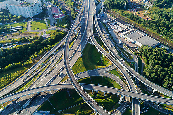포토 JPG 해외이미지 나무 도로 교통시설 자동차 안테나 스파게티 사람없음 건물 세로 초록색 여름 도시 고가도로 고속도로 고리 정상 교차로 러시아 넘어짐 모스크바 복잡 해외포토 식물 건축물 계절 유럽 길 육상교통 컬러 교통 컨셉 통신 모션 파스타 시설 파일형식 이미지허브