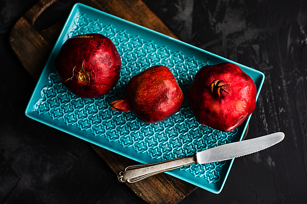 포토 JPG 해외이미지 접시 검은배경 사람없음 칼 날것 석류 해외포토 식기 백그라운드 과일 검은색 파일형식 이미지허브