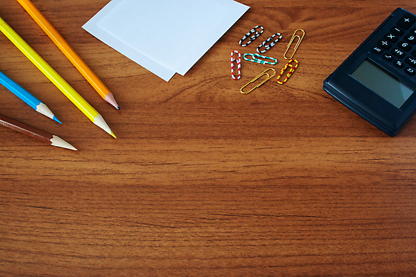 포토 JPG 해외이미지 템플릿 학생 교육 백그라운드 컨셉 비즈니스 장신구 학교 탁자 문구용품 미술 사람없음 목재 스터디 컬러풀 사무실 연필 펜 우주 쪽지 장비 계산기 기구 도구 공구 가르침 그룹 오브젝트 신학기 크레파스 클립 모음 조립 초보 커터 카피스페이스 해외포토 나무 컬러 가구 재료 문화예술 학용품 한글 학습 필기구 공백 파일형식 이미지허브