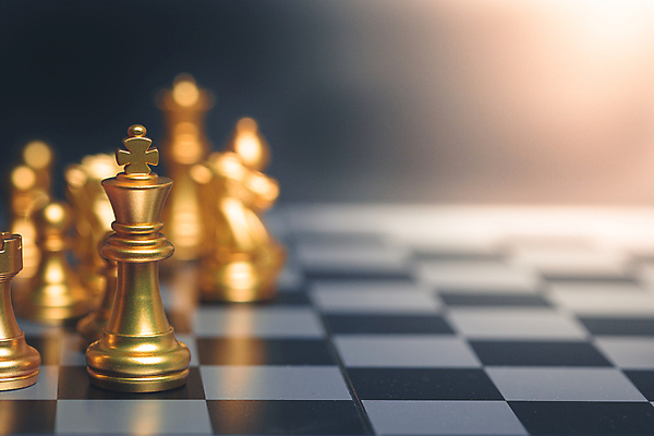 포토 JPG 해외이미지 디자인 조각 백그라운드 컨셉 비즈니스 놀이 성공 추상 안내 아이디어 사람없음 힘 경쟁 도전 게임 우승 비즈니스맨 황금 체스말 체스 선택 계획 위험 대표 왕 상패 트로피 리더 비전 체스판 전략 장군 경영 골 승자 제어 필승 해외포토 직업 남자 무늬 최고 말_게임 직장인 상_우승 파일형식 이미지허브