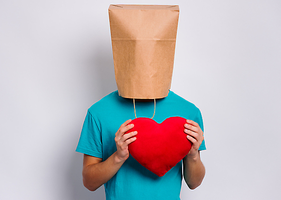 포토 JPG 해외이미지 모양 백인 모델 학생 손 남자 행복 종이 얼굴 어린이 백그라운드 컨셉 가방 가족 청소년 아이디어 발렌타인데이 선물 사랑 가면 한명 사람 소년 10대 빨간색 청춘 머리 덮개 흰색 하트 잡기 심볼 신분 넘어짐 숨기 해외포토 서양인 1 잡화 감정 컬러 관계 모션 데이이벤트 신체부위 뚜껑 파일형식 이미지허브