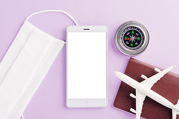 포토 JPG 해외이미지 비행기 실내 마스크 사람없음 스마트폰 보라색 나침반 목업 해외포토 컬러 항공교통 대중교통 내부 핸드폰 스마트기기 파일형식 이미지허브