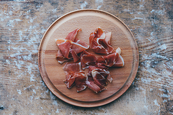 포토 JPG 해외이미지 전통 접시 음식 백그라운드 재료 치즈 육류 돼지고기 요리 사람없음 목재 식당 식사 저녁식사 이탈리아 추위 신선 파마 소시지 맛 아침식사 애피타이저 먹기 올리브 햄 슬라이스 베이컨 후추 바질 로즈메리 훈제 점심식사 그리시니 살라미 스페인어 식품점 치유 해외포토 나무 헤어스타일 식기 열매 유럽 빵 컨셉 식재료 모션 유제품 상점 가공식품 허브 향신료 파일형식 이미지허브